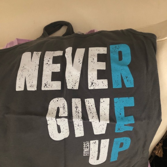 12 gym tanks for the price of 2! - Picture 8 of 8